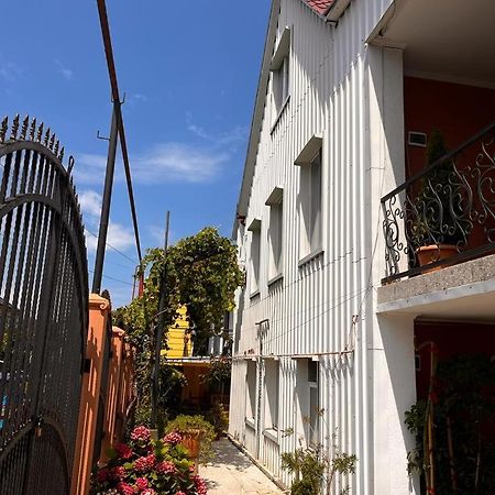 Guest House Chexovi 24 Kobuleti Εξωτερικό φωτογραφία