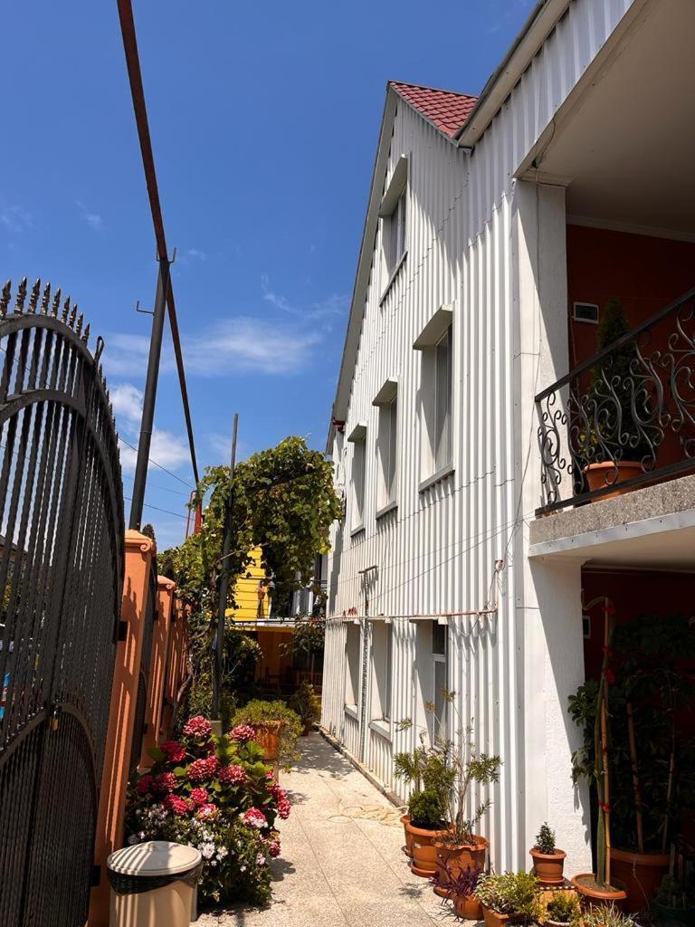 Guest House Chexovi 24 Kobuleti Εξωτερικό φωτογραφία