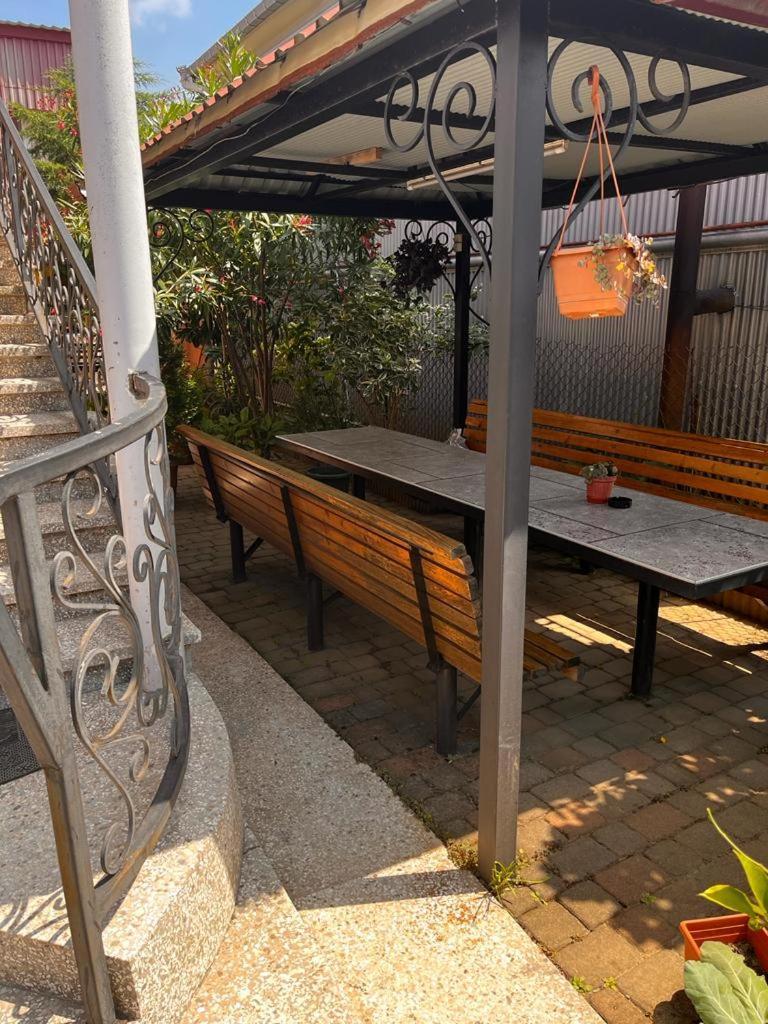 Guest House Chexovi 24 Kobuleti Εξωτερικό φωτογραφία