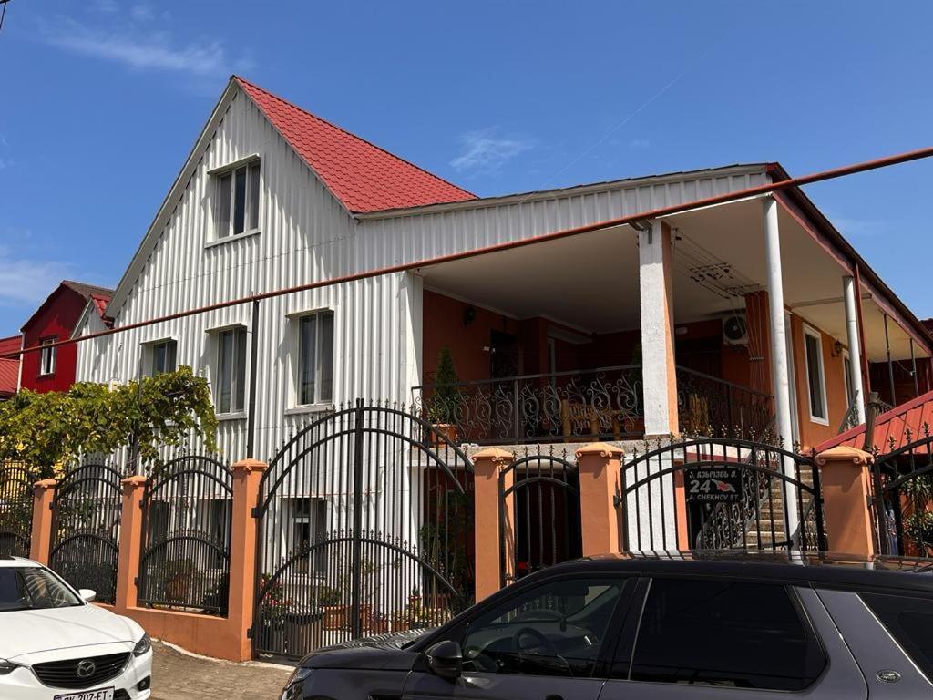 Guest House Chexovi 24 Kobuleti Εξωτερικό φωτογραφία