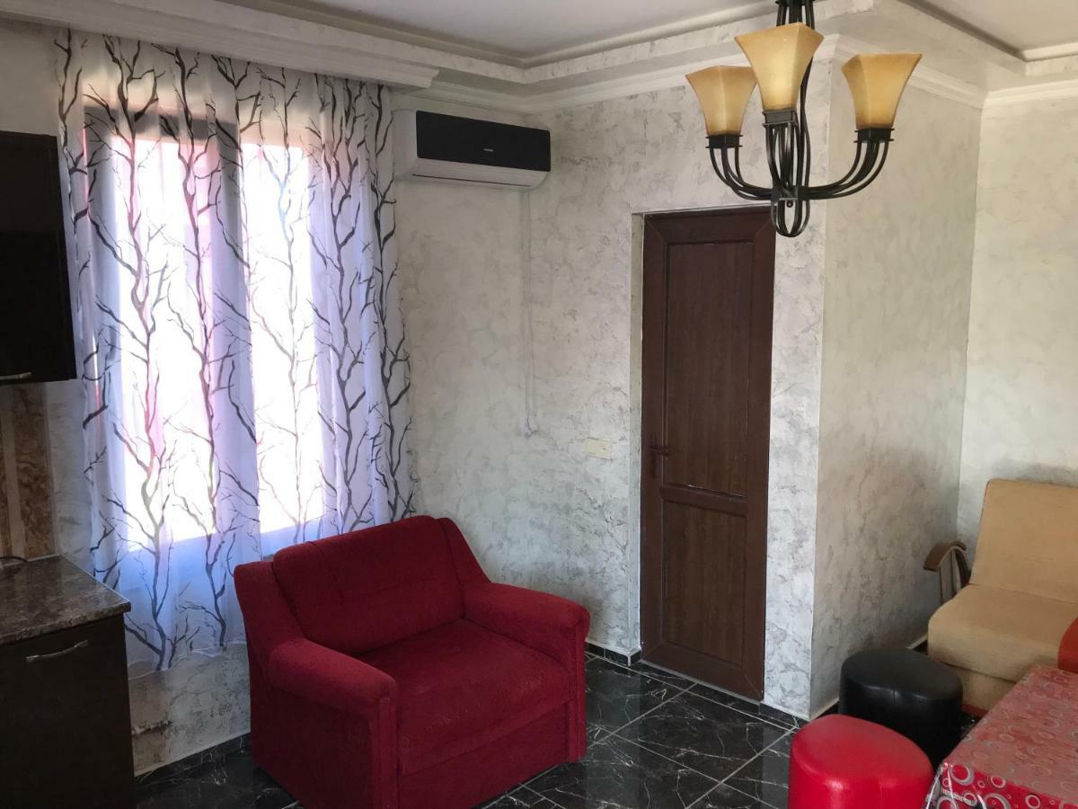 Guest House Chexovi 24 Kobuleti Εξωτερικό φωτογραφία