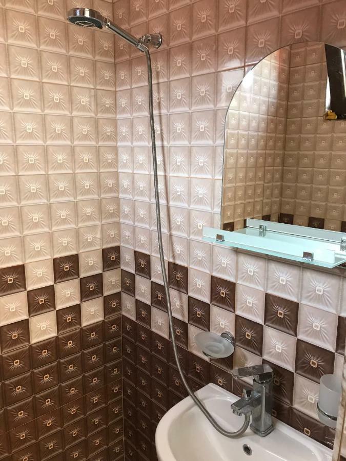 Guest House Chexovi 24 Kobuleti Εξωτερικό φωτογραφία