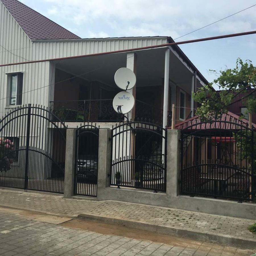 Guest House Chexovi 24 Kobuleti Εξωτερικό φωτογραφία