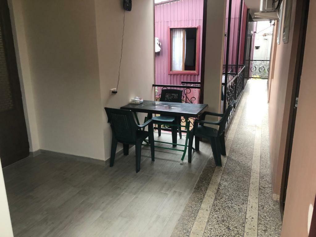 Guest House Chexovi 24 Kobuleti Εξωτερικό φωτογραφία